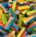Mini tubes arc-en-ciel et crème